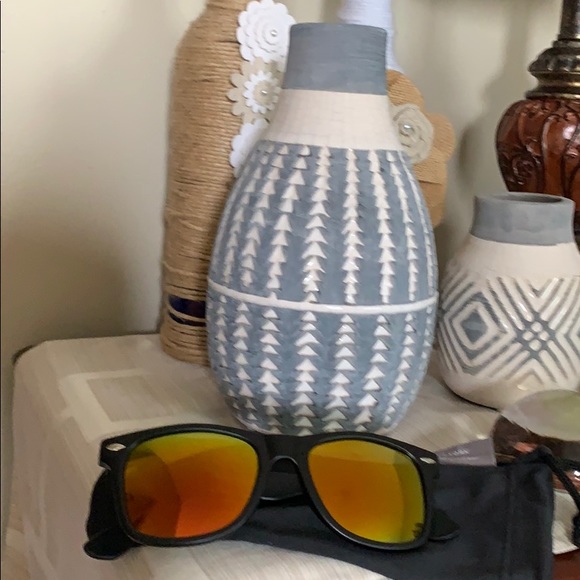 Orange mirrored sunglasses, nwot⚡️ - Picture 2 of 4